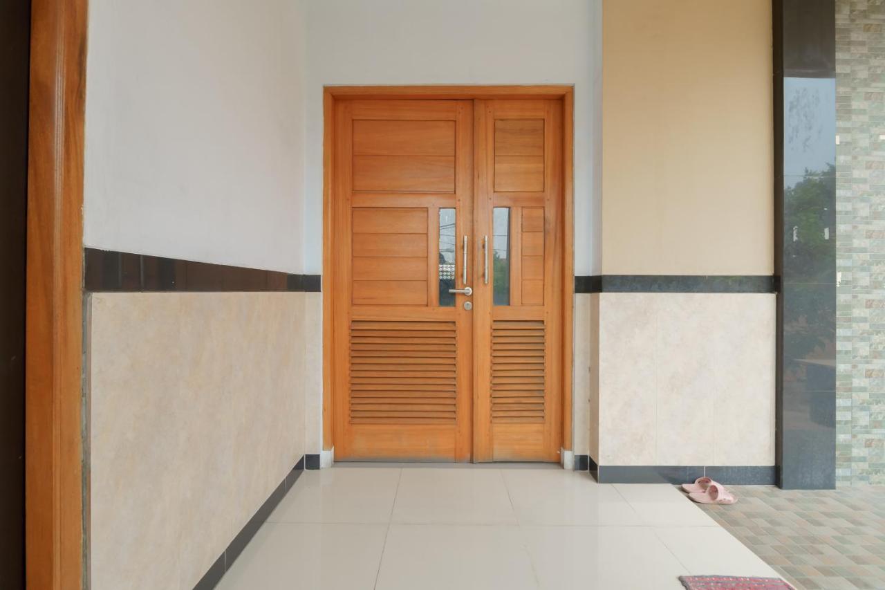 KoolKost Syariah near Kampus Utama Universitas Budi Luhur Mencil Bagian luar foto
